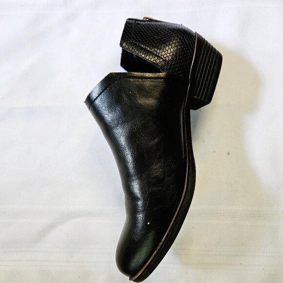 London Fog Women's Navy Blue Back Zippered Retro Ankle Bootie Size 9M - Picture 2 of 8